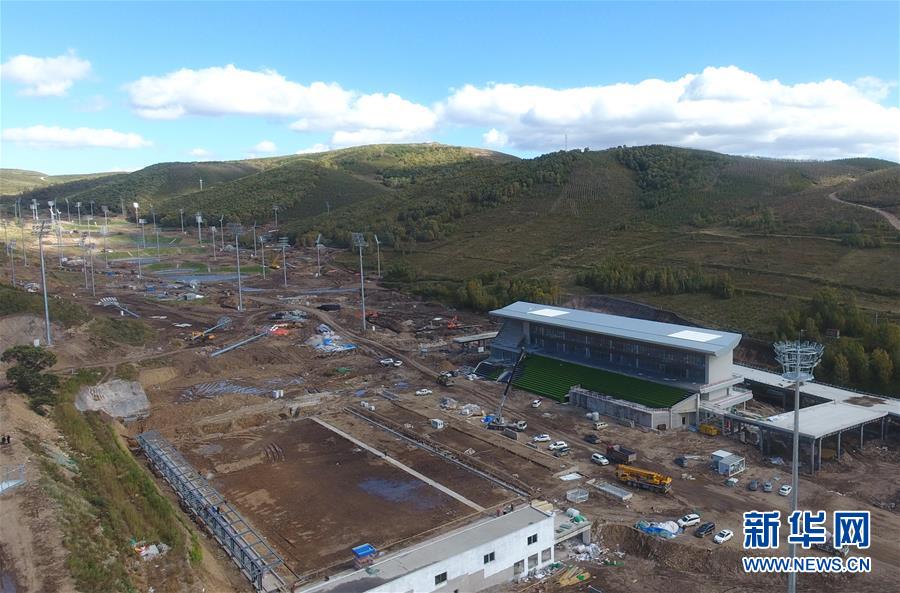 （體育&middot;圖文互動）（3）冬奧會張家口賽區(qū)：國家冬季兩項中心和國家越野滑雪中心完工